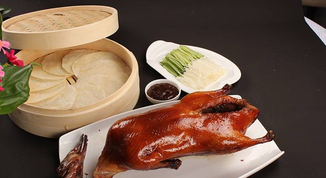 廣東美食，經(jīng)典粵菜皇牌片皮鴨